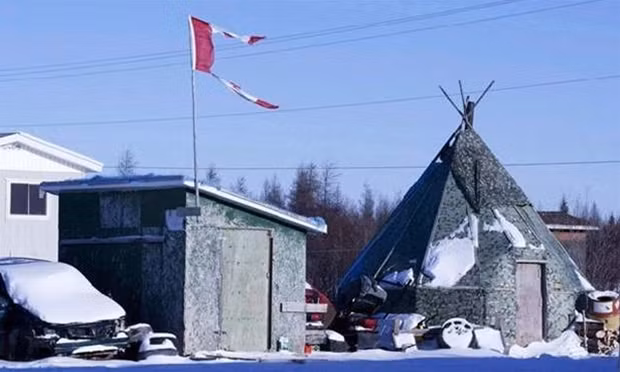 Attawapiskat có dân số 2.000 người nhưng từ tháng 9 năm ngoái đến nay đã có hơn 100 trường hợp tự tử. ảnh: Canada press