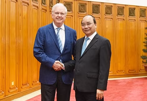 Thủ tướng Nguyễn Xuân Phúc và GS. Thomas Vallely.