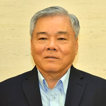 Ông Phan Văn Sáu.