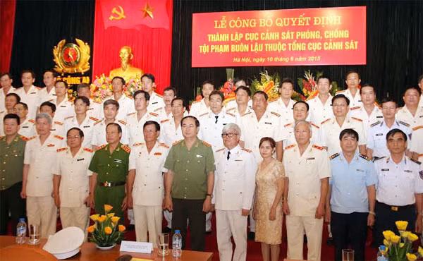 Bộ trưởng Trần Đại Quang; Thứ trưởng Lê Quý Vương cùng các đại biểu dự buổi Lễ. Ảnh Việt Hưng. Bộ trưởng Trần Đại Quang; Thứ trưởng Lê Quý Vương cùng các đại biểu dự buổi Lễ. Ảnh Việt Hưng.