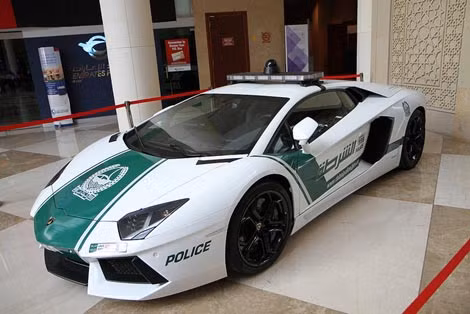 Lamborghini Aventador LP 700-4.