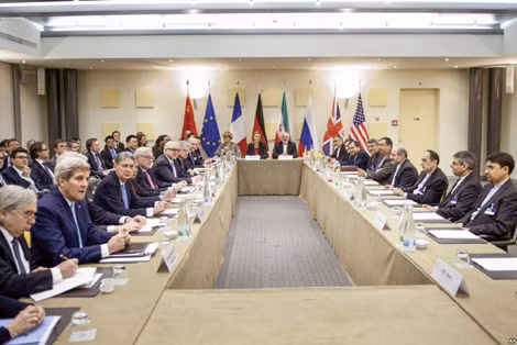 Các đại biểu dự cuộc đàm phán hạt nhân Iran tại Lausanne, Thuỵ Sĩ hôm 31/3. Ảnh: Reuters.