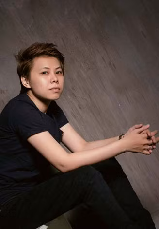 "Người đồng tính không được tự do thể hiện tình cảm ở nơi cộng cộng như người dị tính, thậm chí cả một cái nắm tay".