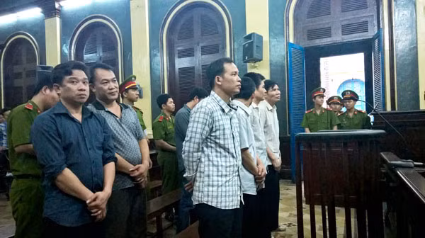 Các bị cáo trong vụ án tại phiên tòa sơ thẩm.