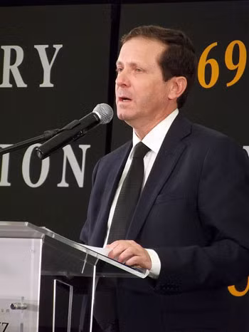 Isaac Herzog, đối thủ sừng sỏ của ông Netanyahu. Isaac Herzog, đối thủ sừng sỏ của ông Netanyahu.