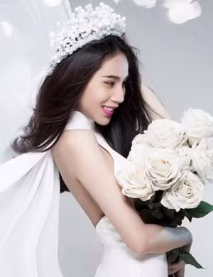 Thủy Tiên.