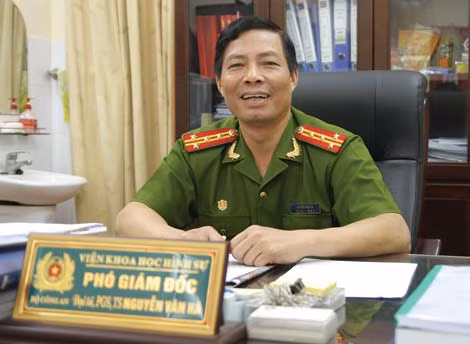 Đại tá PGS, TS Nguyễn Văn Hà, Phó Giám đốc Trung tâm Giám định Sinh học pháp lý. Đại tá PGS, TS Nguyễn Văn Hà, Phó Giám đốc Trung tâm Giám định Sinh học pháp lý.