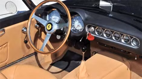 Nội thất chiếc Ferrari 250 GT SWB California Spider 1961.