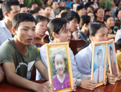 Chỉ vì lòng thù tức, bị cáo đã phóng hỏa giết 3 người trong một gia đình.