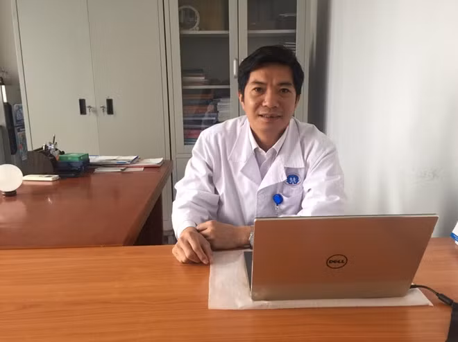 Th.s bác sỹ Nguyễn Văn Thư, Giám đốc Trung tâm Ung bướu, Bệnh viện đa khoa Phú Thọ cho biết, lần đầu bệnh viện tiếp nhận bệnh nhân mắc bệnh lạ này
