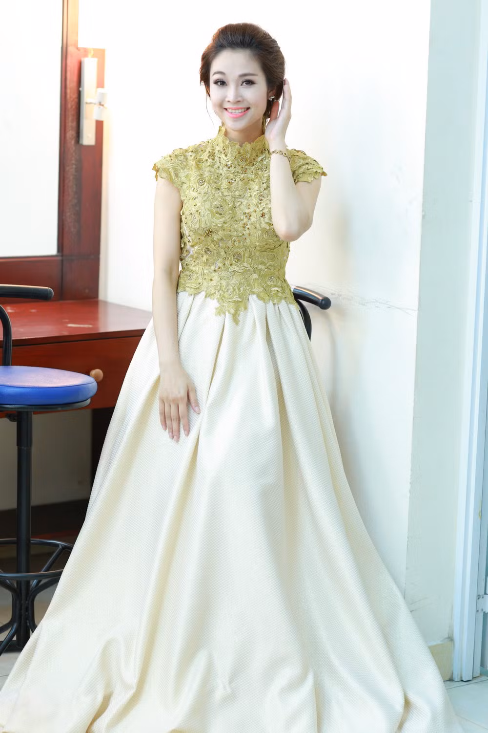 MC Thùy Linh