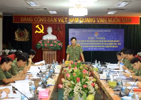 Đồng chí Nguyễn Thanh Tuấn, Bí thư Đoàn Thanh niên Bộ Công an phát biểu tại Hội nghị.