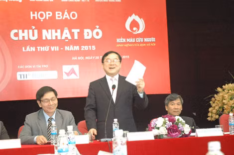 BTC chương trình thông báo về “Chủ Nhật Đỏ 2015” . BTC chương trình thông báo về “Chủ Nhật Đỏ 2015” .