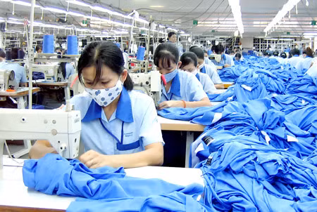 Bộ Công Thương đang xem xét bãi bỏ những quy định gây khó cho doanh nghiệp Bộ Công Thương đang xem xét bãi bỏ những quy định gây khó cho doanh nghiệp