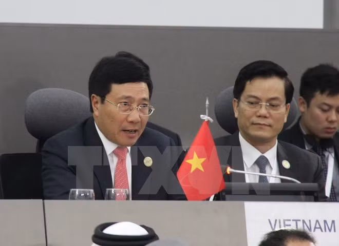 Phó Thủ tướng Phạm Bình Minh dẫn đầu đoàn đại biểu Việt Nam tham dự Hội nghị cấp cao NAM 17. ảnh: TTXVN