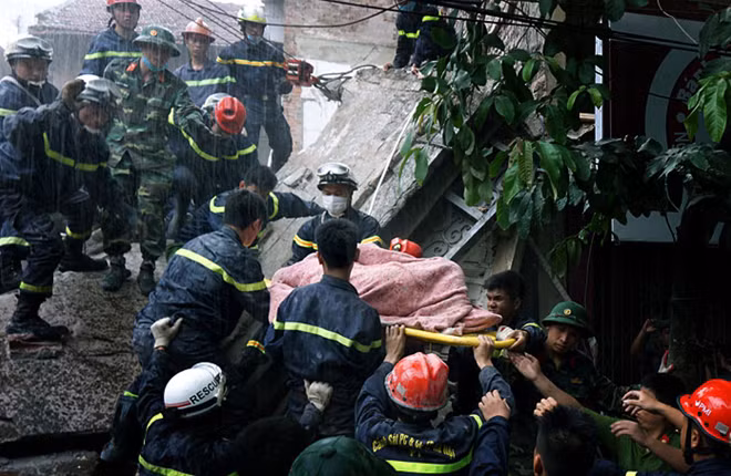 Hiện trường vụ sập nhà.