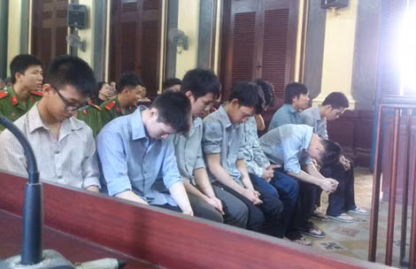 Các bị cáo trước giờ tuyên án.