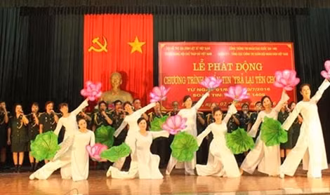 Một chương trình văn nghệ trong Lễ phát động chương trình “Trả lại tên cho Anh” (Ảnh: PV)