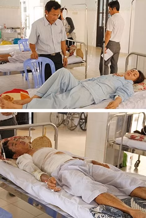 Lãnh đạo huyện Phú Qúy thăm hỏi các nạn nhân bị thương đang điều trị tại Trung tâm y tế Quân Dân Y Phú Qúy.