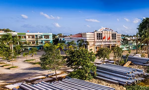 Khu “đất vàng” gần 4.000m2 tọa lạc tại vị trí đắc địa nhất thị xã Long Mỹ được cho thuê với giá “bèo”.