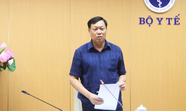 Thứ trưởng Bộ Y tế Đỗ Xuân Tuyên.