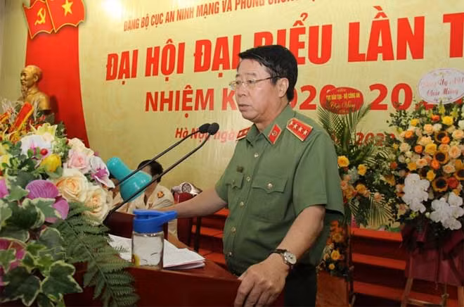 Thứ trưởng Bùi Văn Nam phát biểu tại đại hội.
