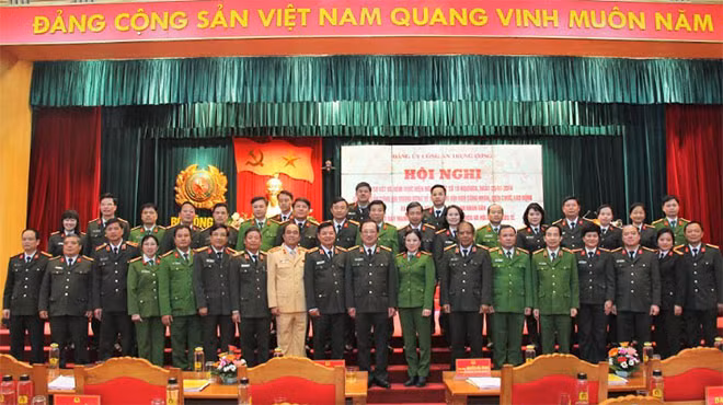 Thứ trưởng Nguyễn Văn Thành và các đại biểu tại Hội nghị.