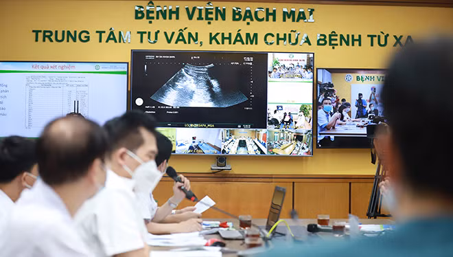 Bác sĩ hội chẩn qua Telehealth. Bác sĩ hội chẩn qua Telehealth.