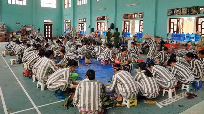 Giờ học tập của các phạm nhân trại giam Ninh Khánh.
