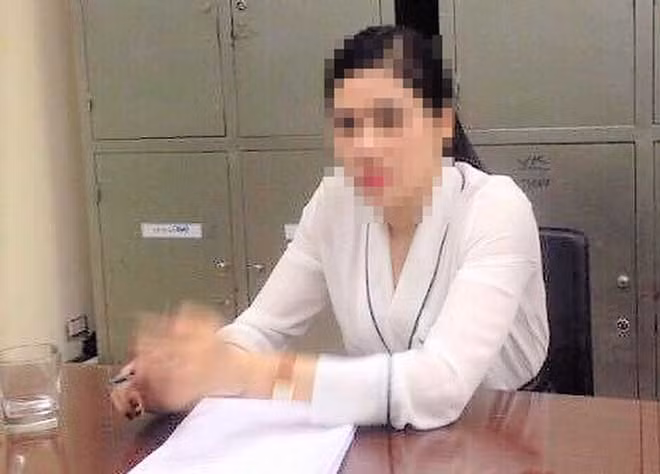 Hotgirl cầm đầu một đường dây mại dâm ngàn đô Phạm Thị Thanh Huyền. Hotgirl cầm đầu một đường dây mại dâm ngàn đô Phạm Thị Thanh Huyền.