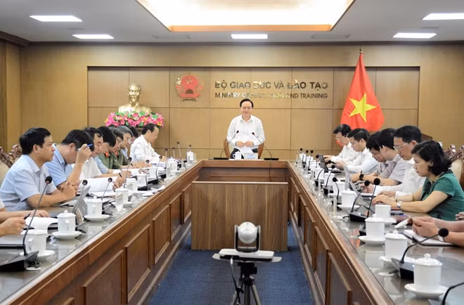 Các đại biểu tham gia Hội nghị tại đầu cầu Bộ GD&ĐT.