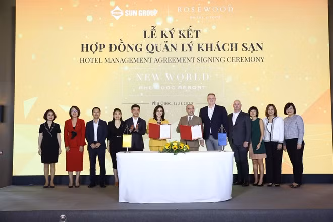 Lễ ký kết hợp tác giữa Tập đoàn Sun Group và Tập đoàn Rosewood Hotel Group.