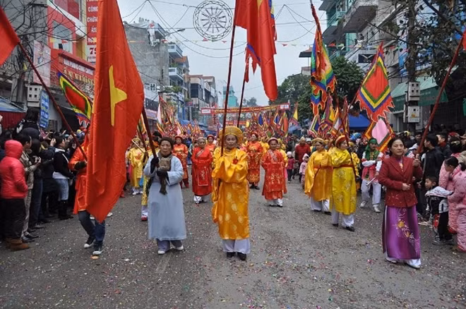 Lễ hội bên chợ Kỳ Lừa.