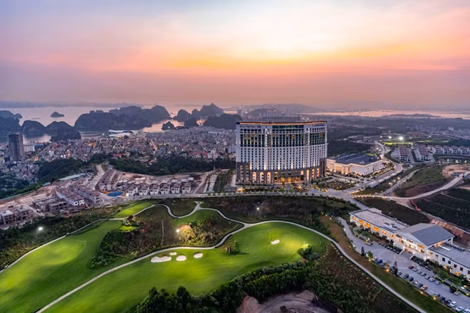 FLC Hạ Long.
