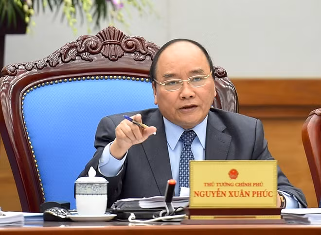 Thủ tướng Chính phủ Nguyễn Xuân Phúc: Các Bộ, ngành, địa phương không được chủ quan, không để dịch lây lan, phải coi việc phòng, chống dịch như “chống giặc”.