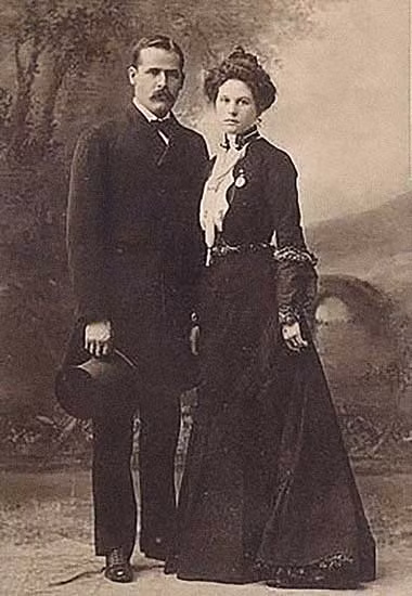Cảnh sát trưởng Harry Wheeler và vợ.
