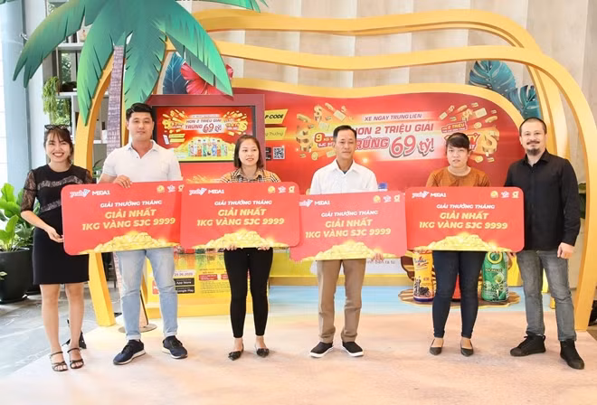 Năm 2020, Tân Hiệp Phát tạo nên cột mốc lịch sử khi tung ra chương trình khuyến mãi có tổng giá trị giải thưởng lên đến 69 tỷ đồng. Trong đó có 9 giải nhất, mỗi giải trị giá 1kg vàng đã thu hút vài triệu lượt người tham gia.