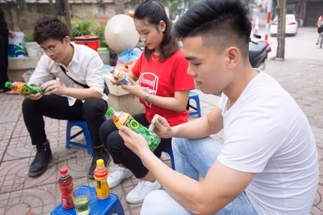 Đến hẹn lại lên, chương trình khuyến mãi hè của Tân Hiệp Phát tiếp tục thu hút hàng triệu bạn trẻ tham gia săn giải thưởng.