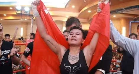 “Nữ võ sĩ bé nhỏ” làm rạng danh quyền Anh Việt Nam