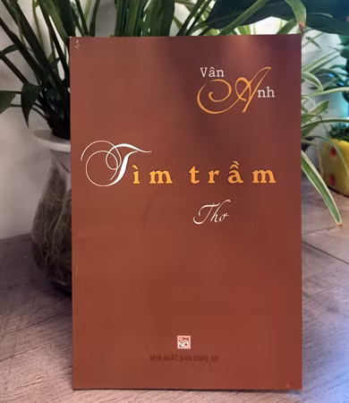 Tác phẩm mới của nhà thơ Vân Anh.