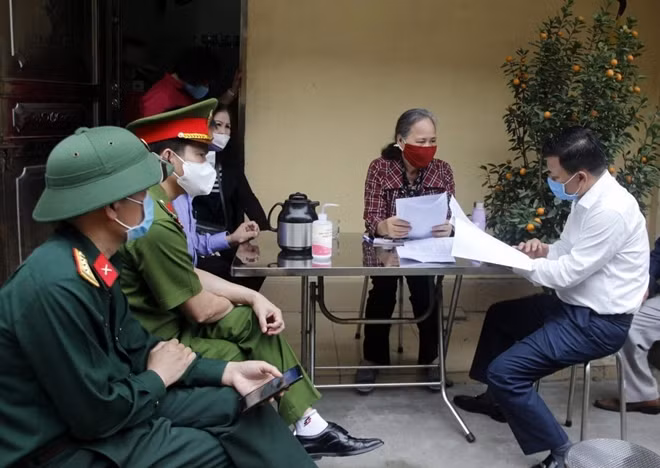 Tổ giám sát cơ động phường Vĩnh Niệm, quận Lê Chân xuống địa bàn nắm thông tin
