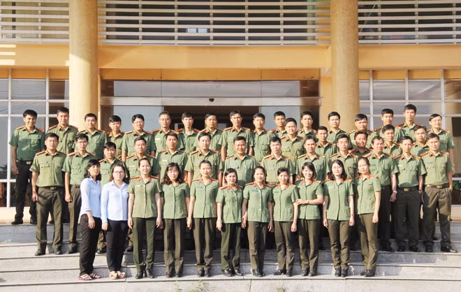 Cán bộ, chiến sỹ Phòng Tham mưu Công an tỉnh Hậu Giang.