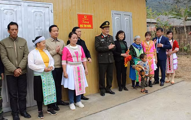 Lễ nghiệm thu - bàn giao nhà cho hộ nghèo có khó khăn về nhà ở huyện Hà Quảng (giai đoạn I).