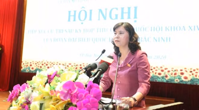 Đồng chí Trần Thị Hằng báo cáo kết quả kỳ họp thứ 9, Quốc hội khoá XIV Đồng chí Trần Thị Hằng báo cáo kết quả kỳ họp thứ 9, Quốc hội khoá XIV