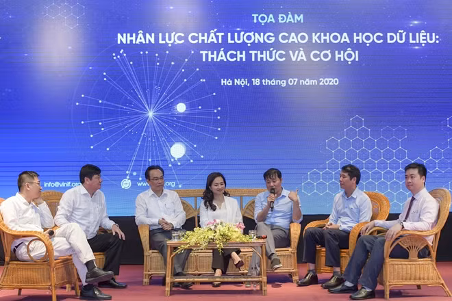 Khách mời tham dự Tọa đàm "Nhân lực chất lượng cao Khoa học dữ liệu: Thách thức và Cơ hội".