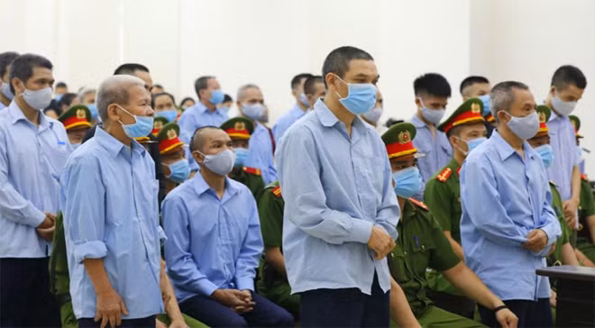 Các bị cáo tại phiên toà sơ thẩm.