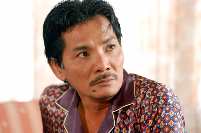 Diễn viên Thương Tín từng là nam tài tử nổi tiếng một thời của điện ảnh nước nhà. Diễn viên Thương Tín từng là nam tài tử nổi tiếng một thời của điện ảnh nước nhà.