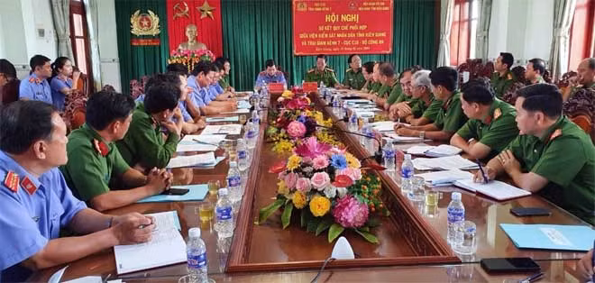 Quang cảnh hội nghị.