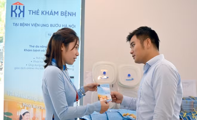 VietinBank triển khai dịch vụ Thanh toán trực tuyến qua Thẻ khám chữa bệnh - giải pháp thanh toán hiện đại, mang tới nhiều tiện ích cho bệnh nhân và bệnh viện.