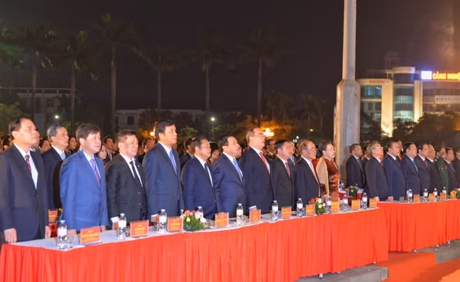 Các đại biểu dự Lễ kỷ niệm 990 năm danh xưng Nghệ An.